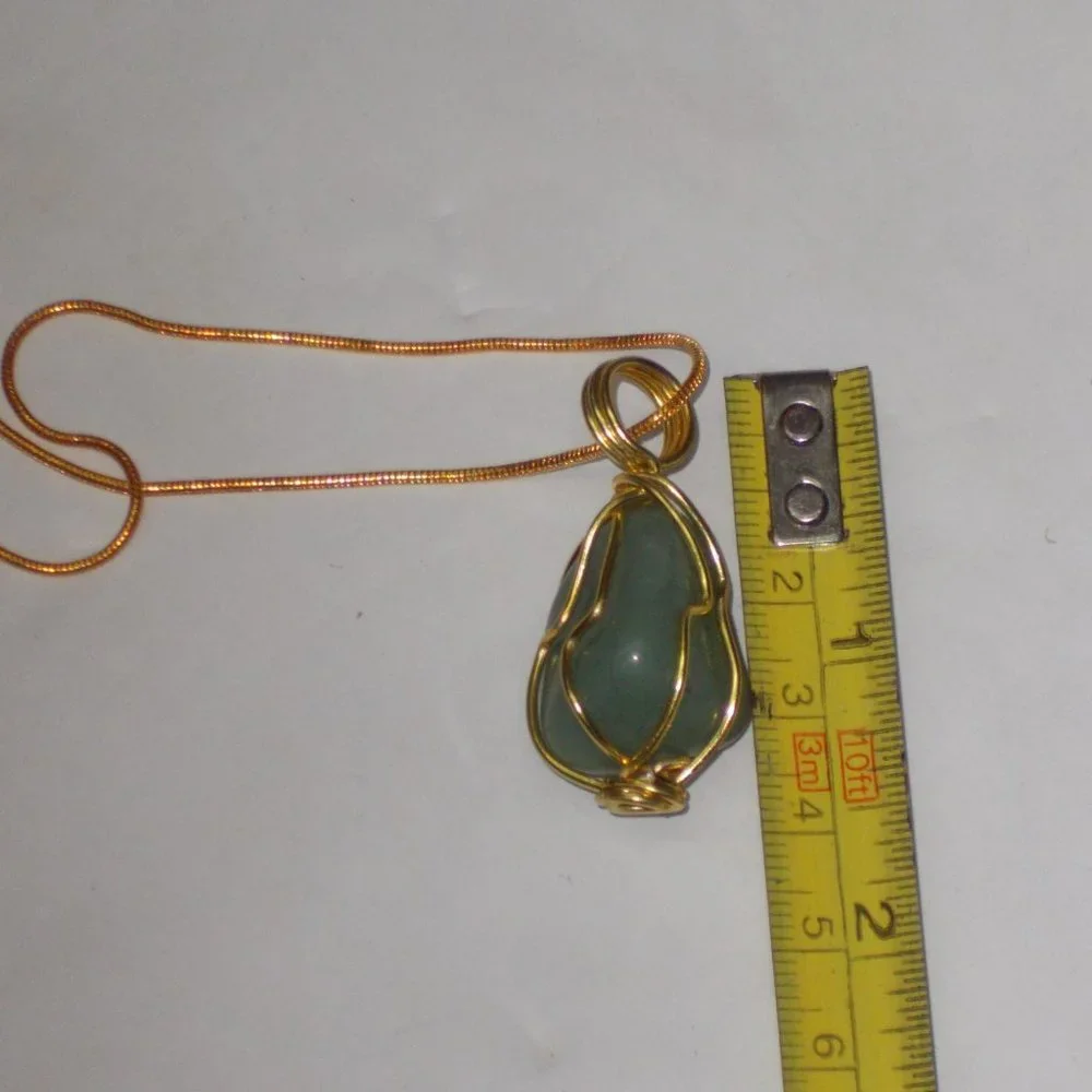 New gorgeous green wire wrapped stone necklace, hand made! - Picture 3 of 4